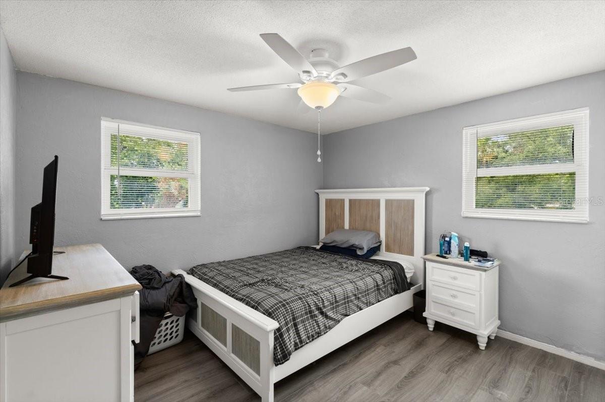 Image 22 of 52 For 20 Putnam Avenue