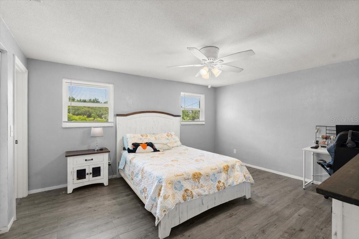 Image 24 of 52 For 20 Putnam Avenue