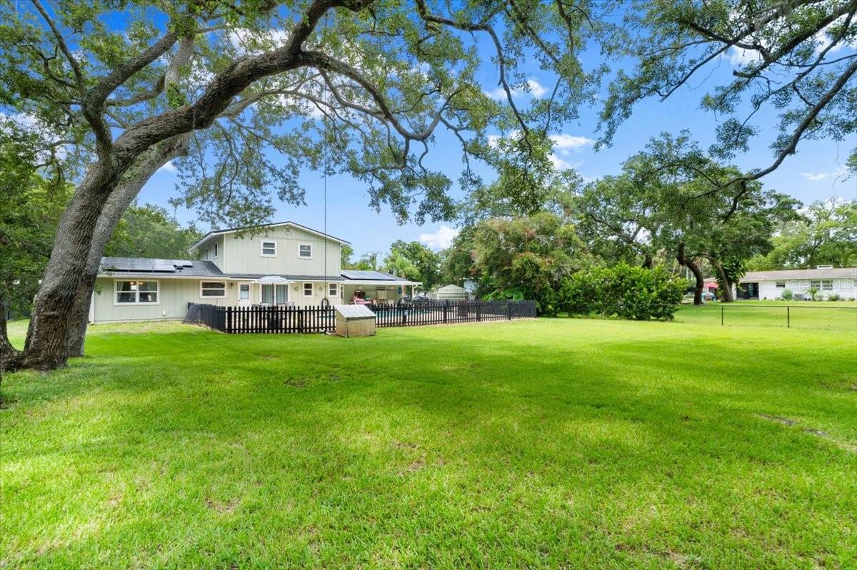 Image 33 of 52 For 20 Putnam Avenue