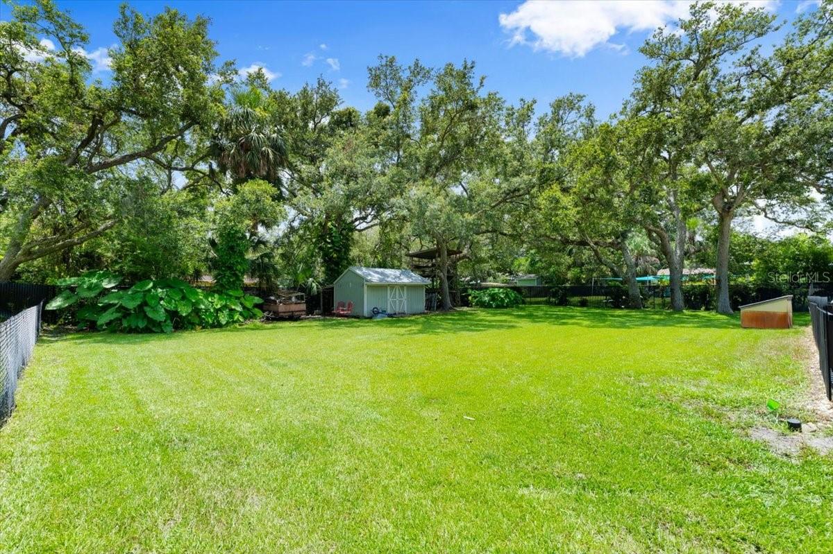 Image 35 of 52 For 20 Putnam Avenue