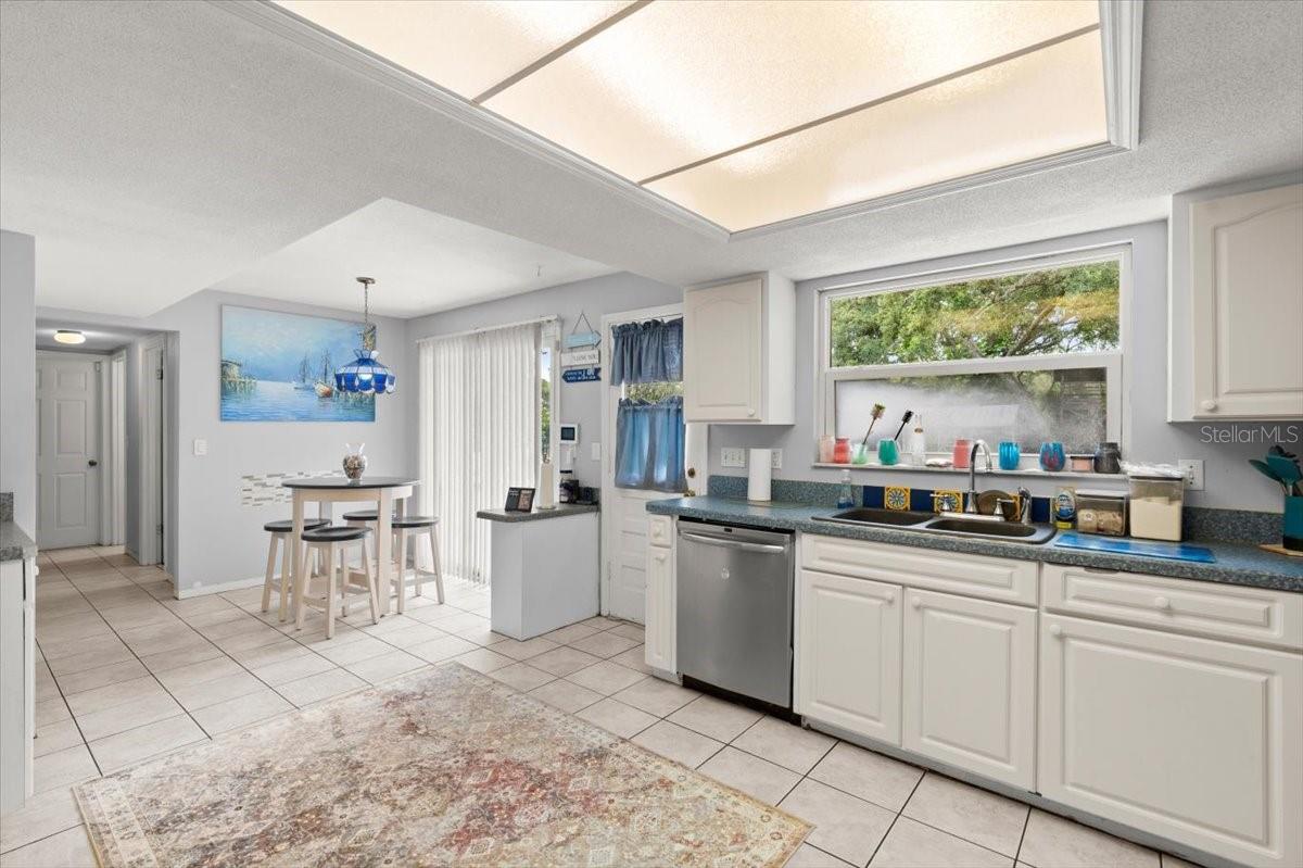 Image 9 of 52 For 20 Putnam Avenue