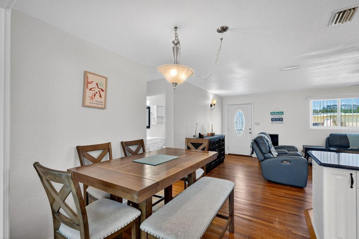 Image 12 of 53 For 2538 Coral Way W