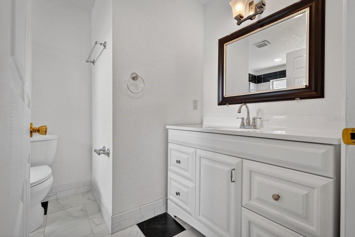 Image 19 of 53 For 2538 Coral Way W