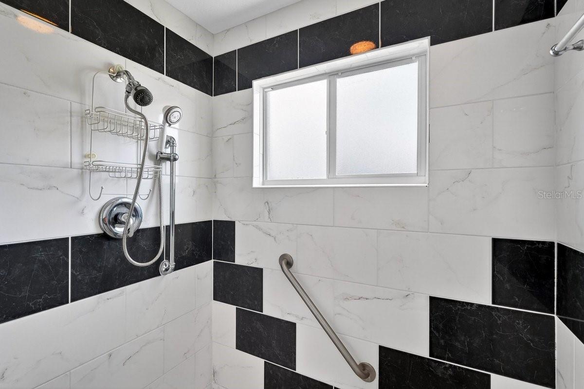 Image 21 of 53 For 2538 Coral Way W