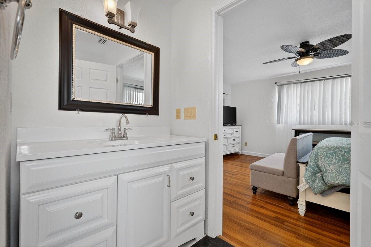 Image 22 of 53 For 2538 Coral Way W