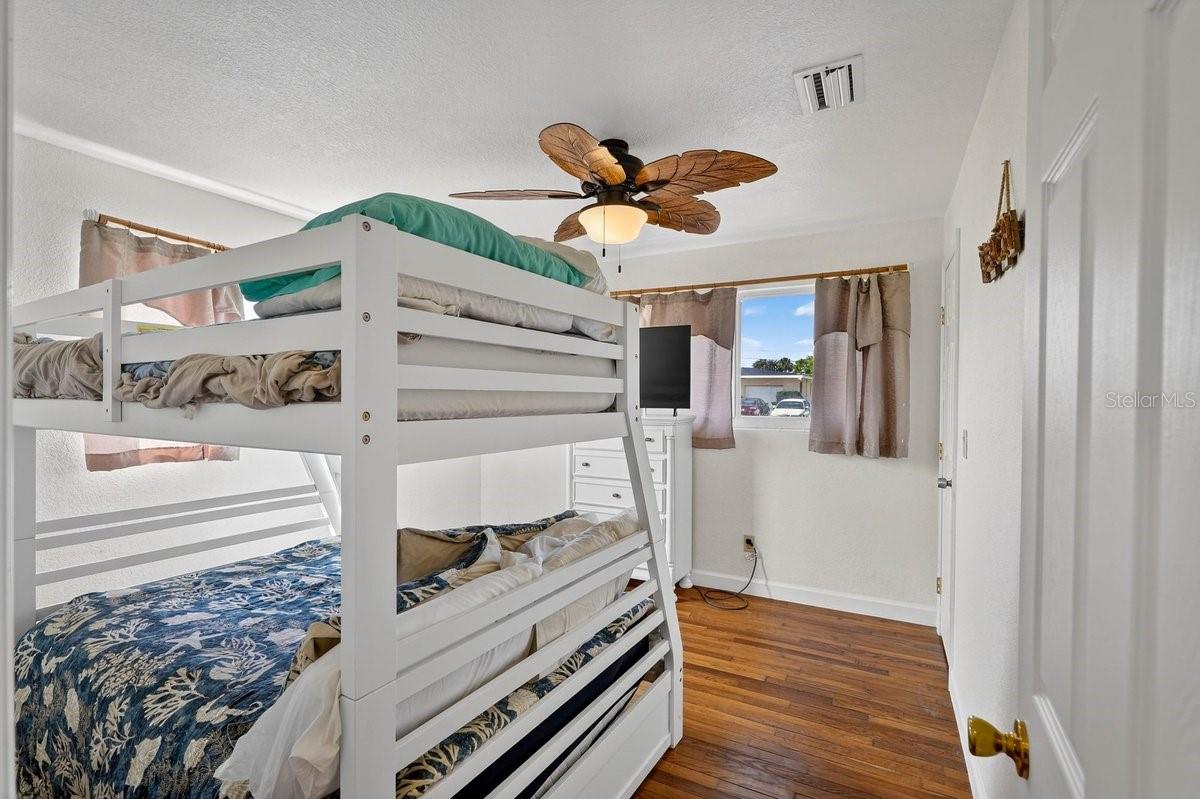 Image 23 of 53 For 2538 Coral Way W