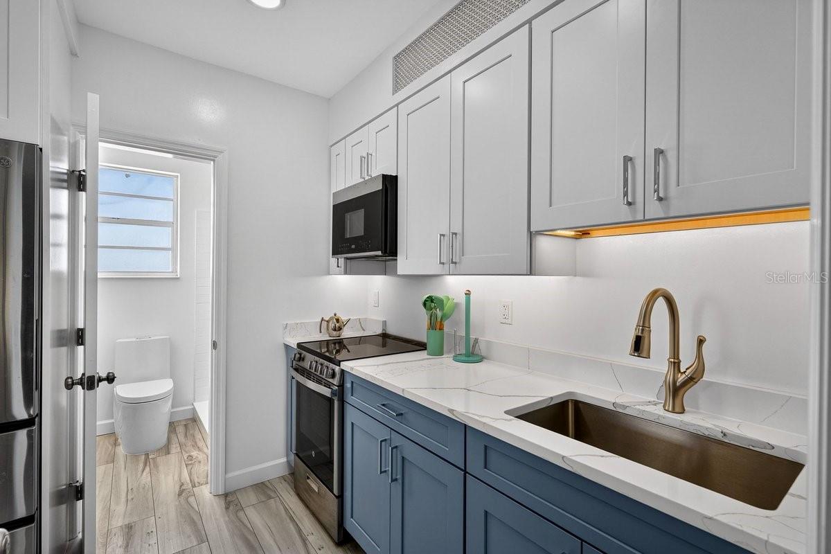 Image 28 of 53 For 2538 Coral Way W