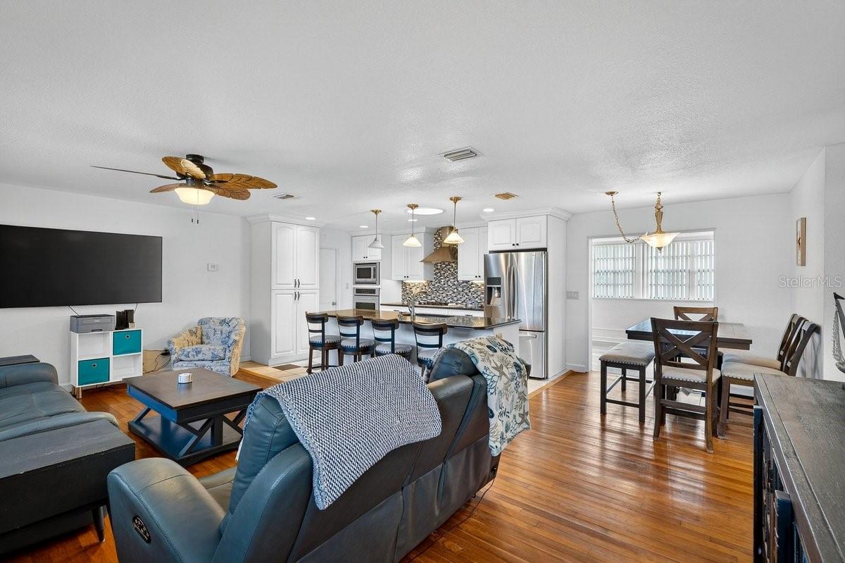 Image 3 of 53 For 2538 Coral Way W