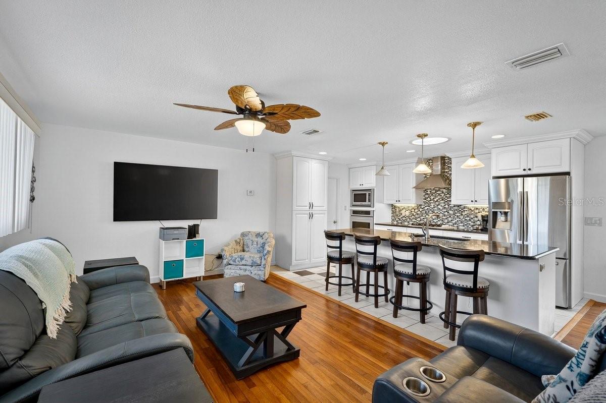 Image 4 of 53 For 2538 Coral Way W