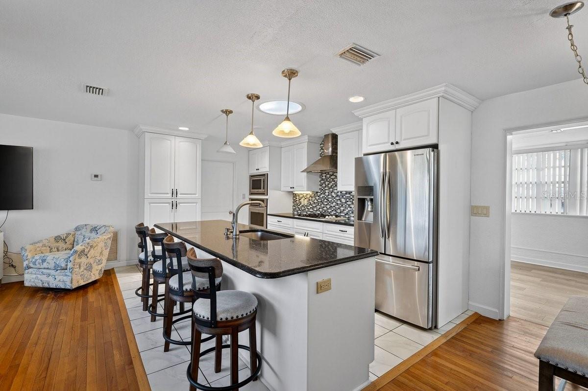 Image 8 of 53 For 2538 Coral Way W