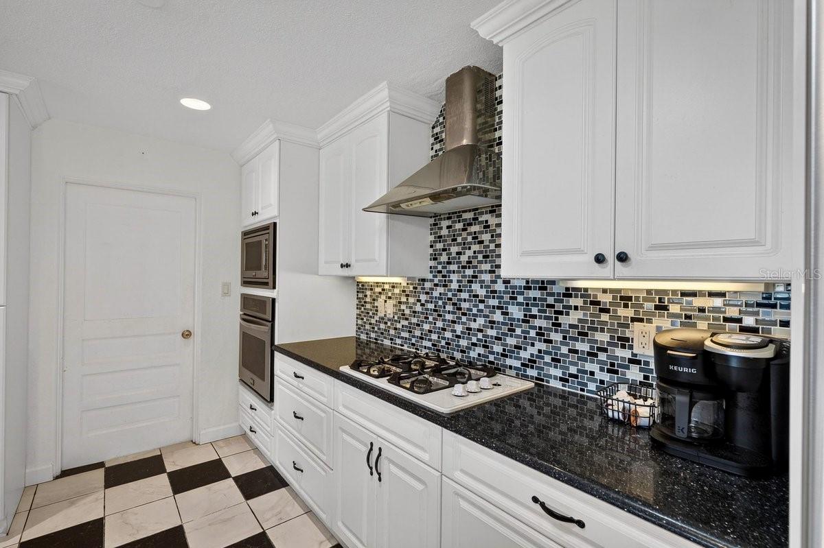 Image 9 of 53 For 2538 Coral Way W