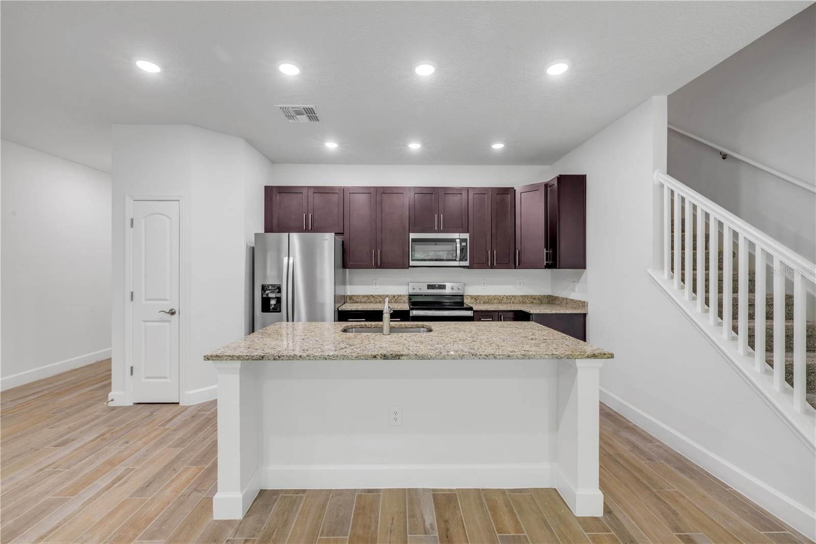 Image 11 of 34 For 553 Coronado Cove Road