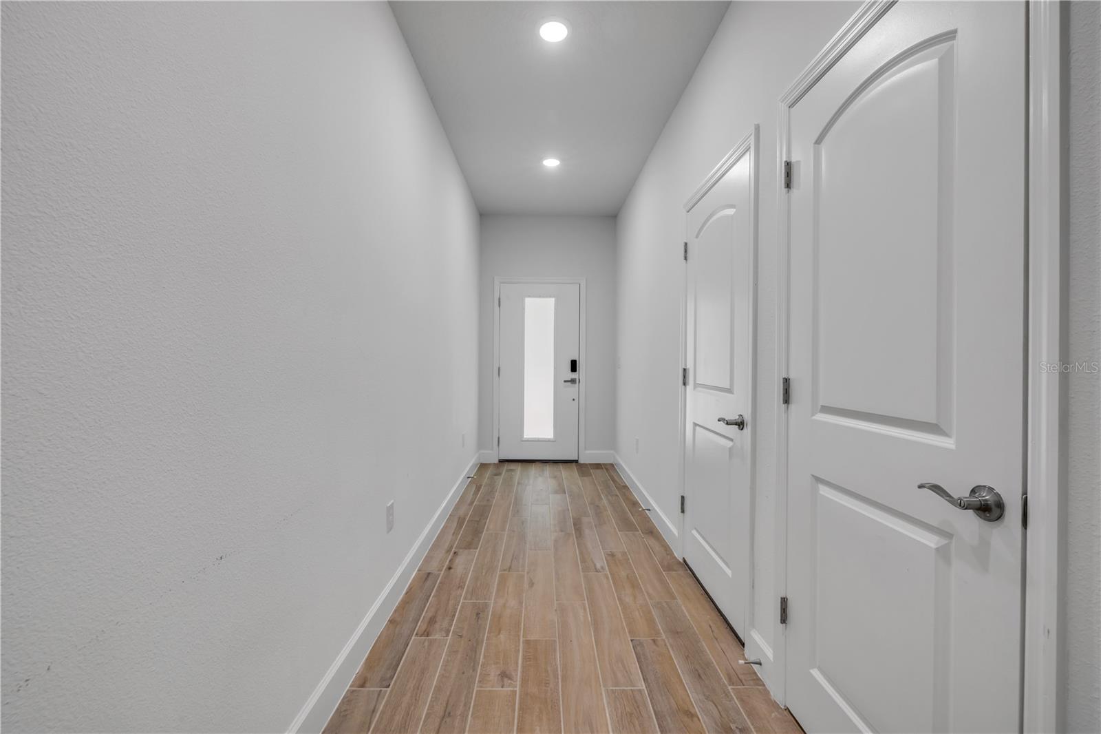 Image 3 of 34 For 553 Coronado Cove Road