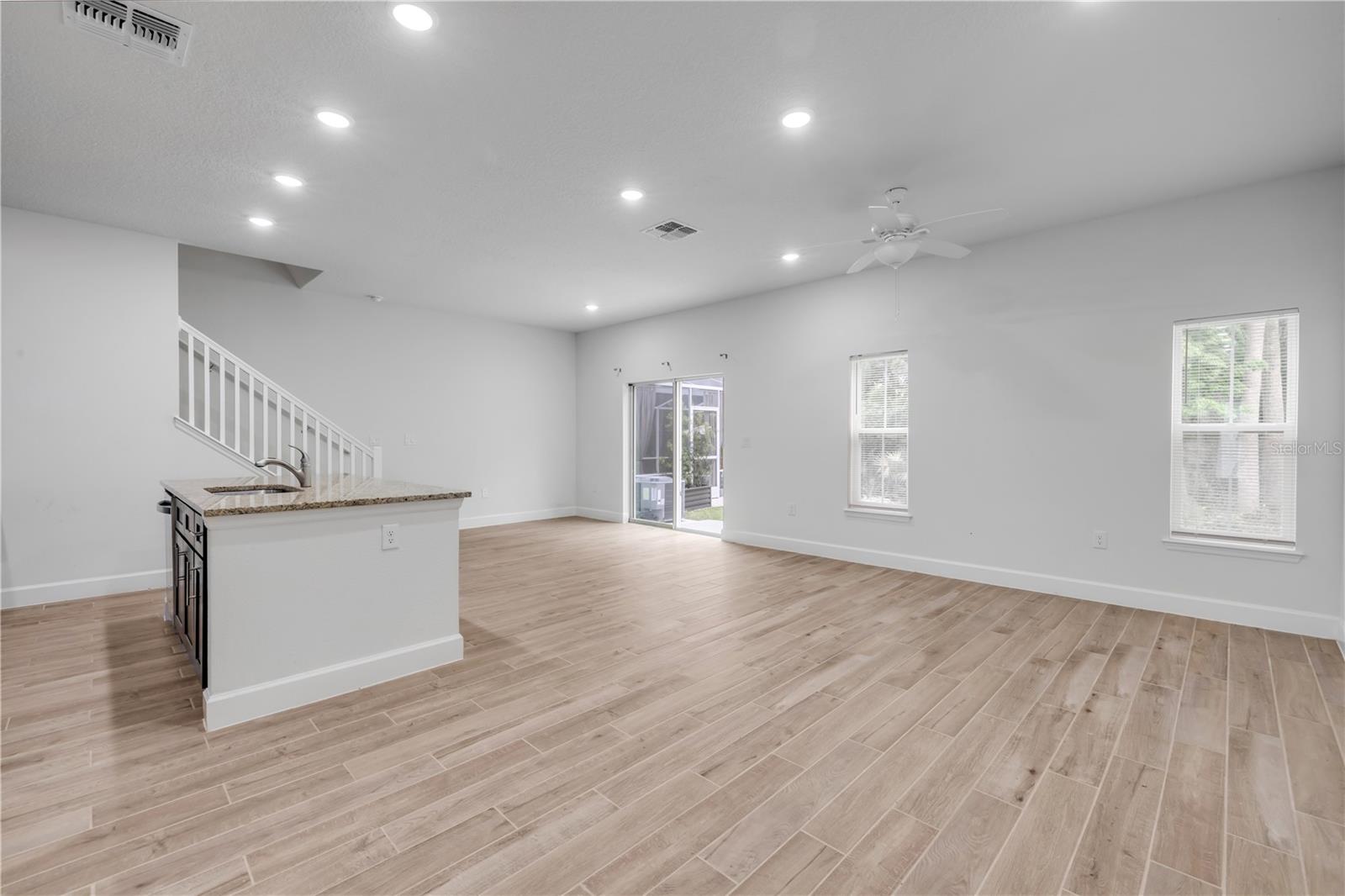 Image 5 of 34 For 553 Coronado Cove Road