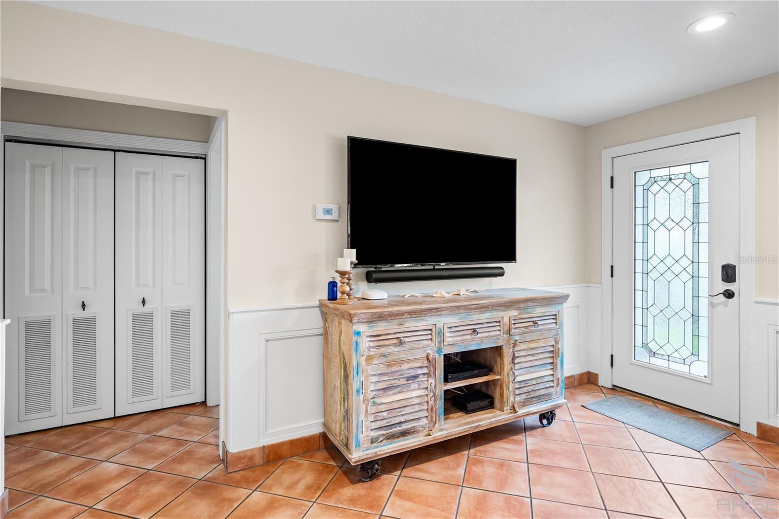 Image 19 of 54 For 818 Hope Avenue