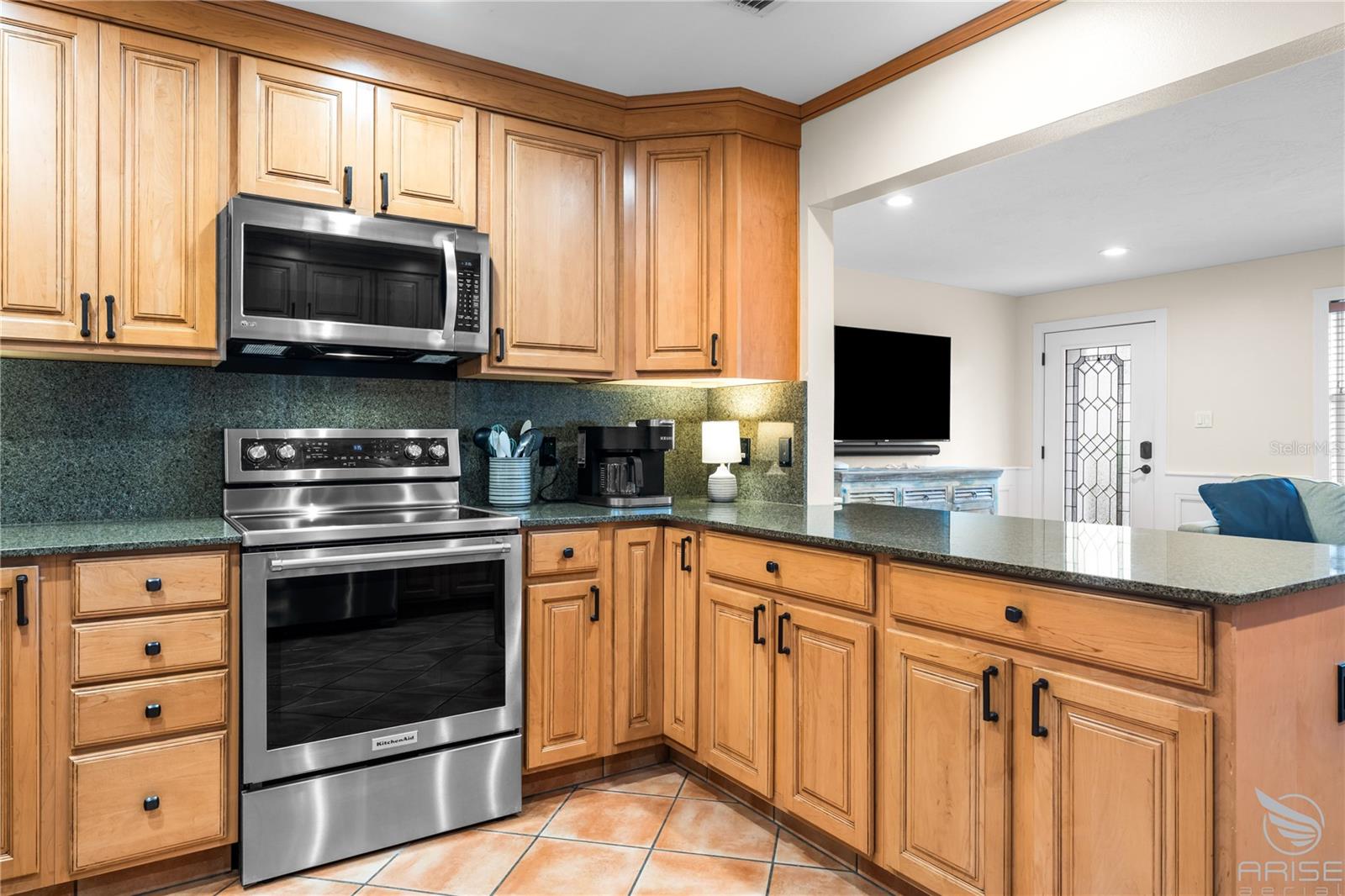 Image 25 of 54 For 818 Hope Avenue