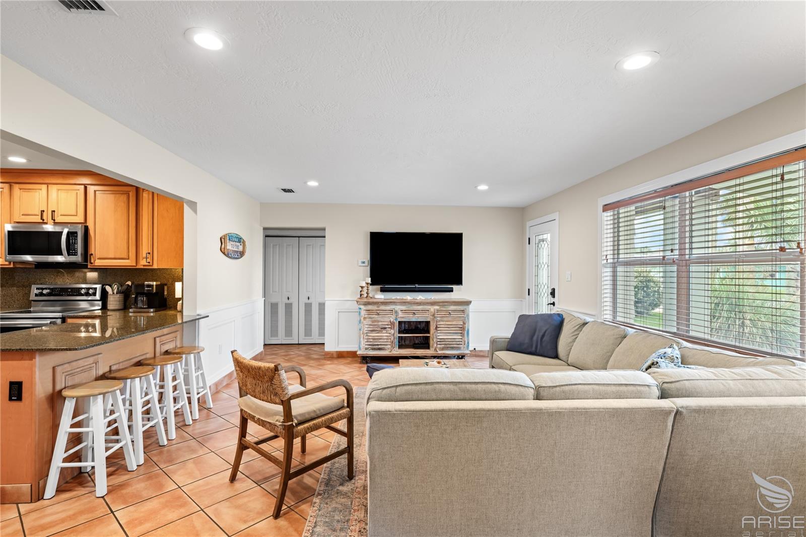 Image 27 of 54 For 818 Hope Avenue