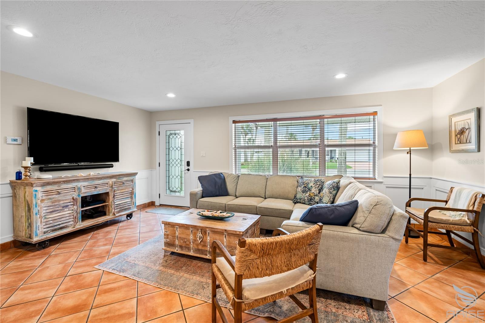 Image 28 of 54 For 818 Hope Avenue