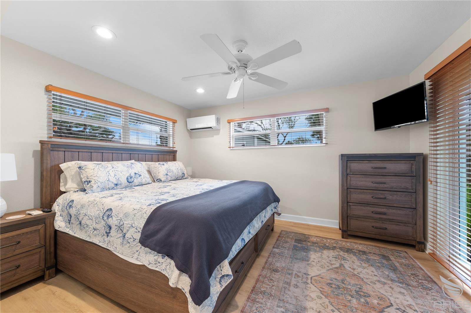 Image 35 of 54 For 818 Hope Avenue