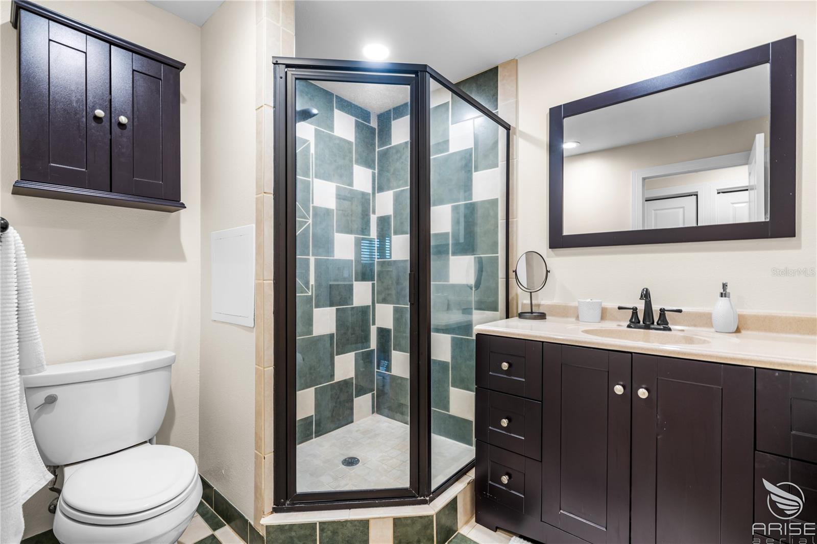 Image 38 of 54 For 818 Hope Avenue