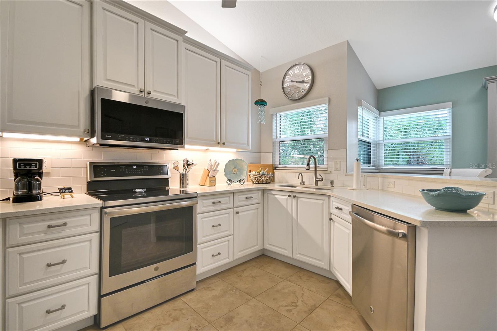 Image 18 of 60 For 441 Bouchelle Drive 202