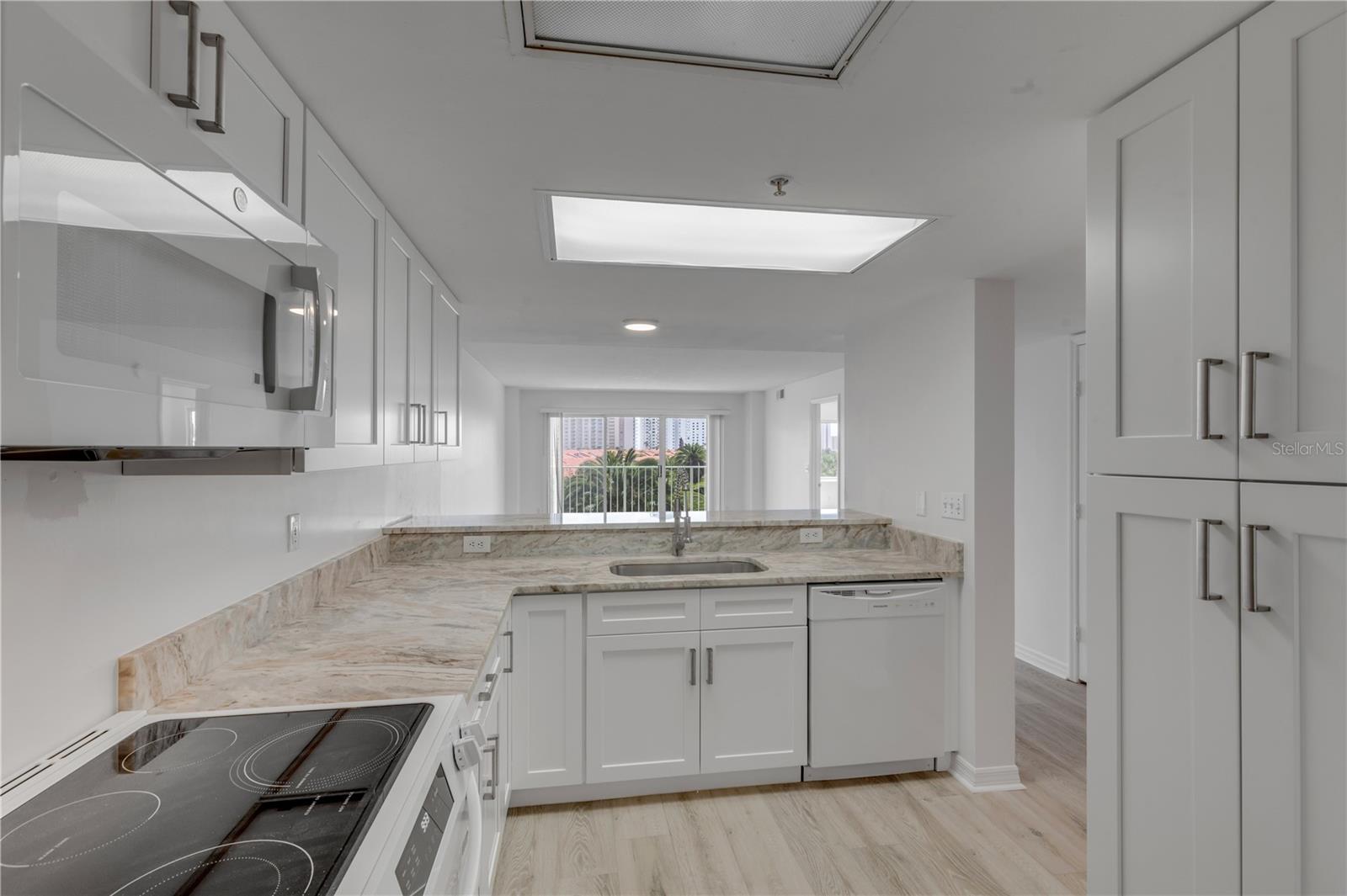 Image 15 of 64 For 4 Oceans West Boulevard 402a