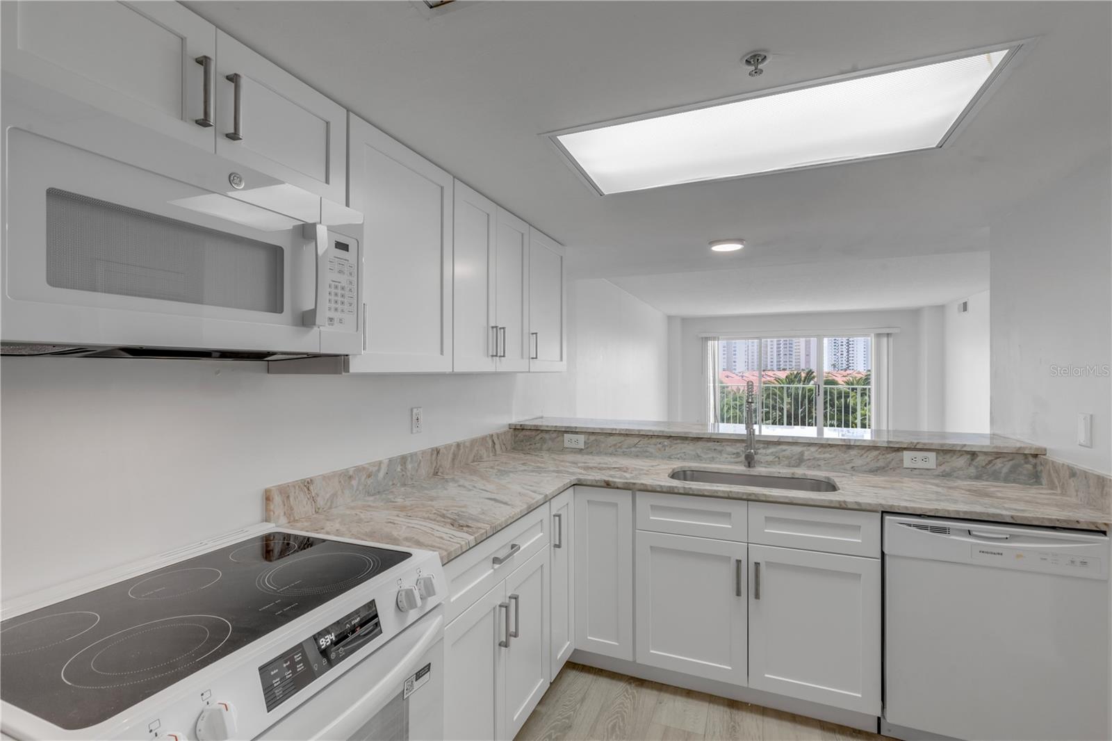 Image 16 of 64 For 4 Oceans West Boulevard 402a