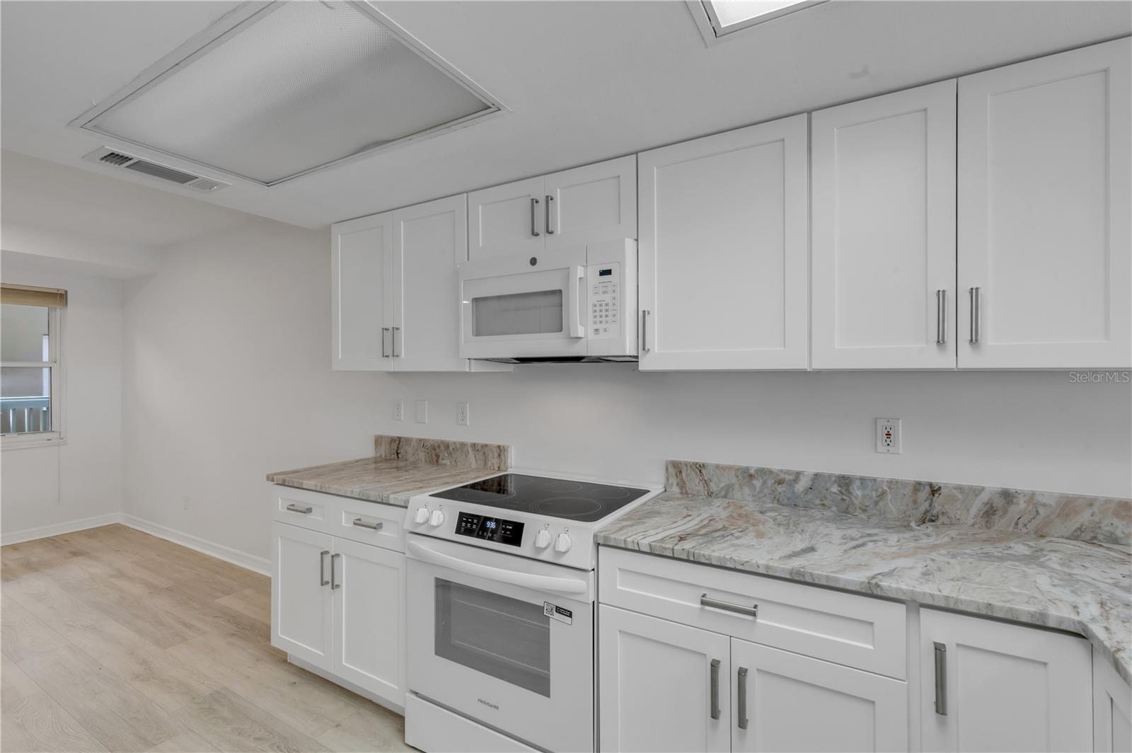 Image 20 of 64 For 4 Oceans West Boulevard 402a