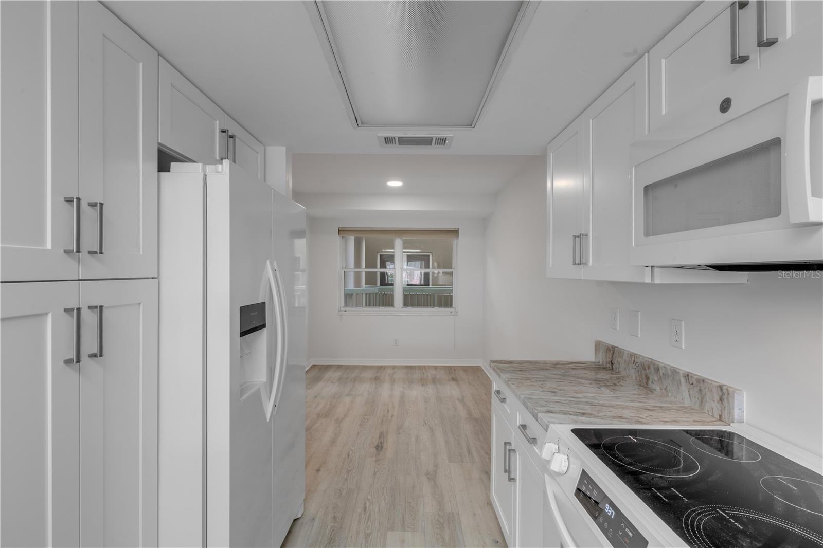 Image 21 of 64 For 4 Oceans West Boulevard 402a