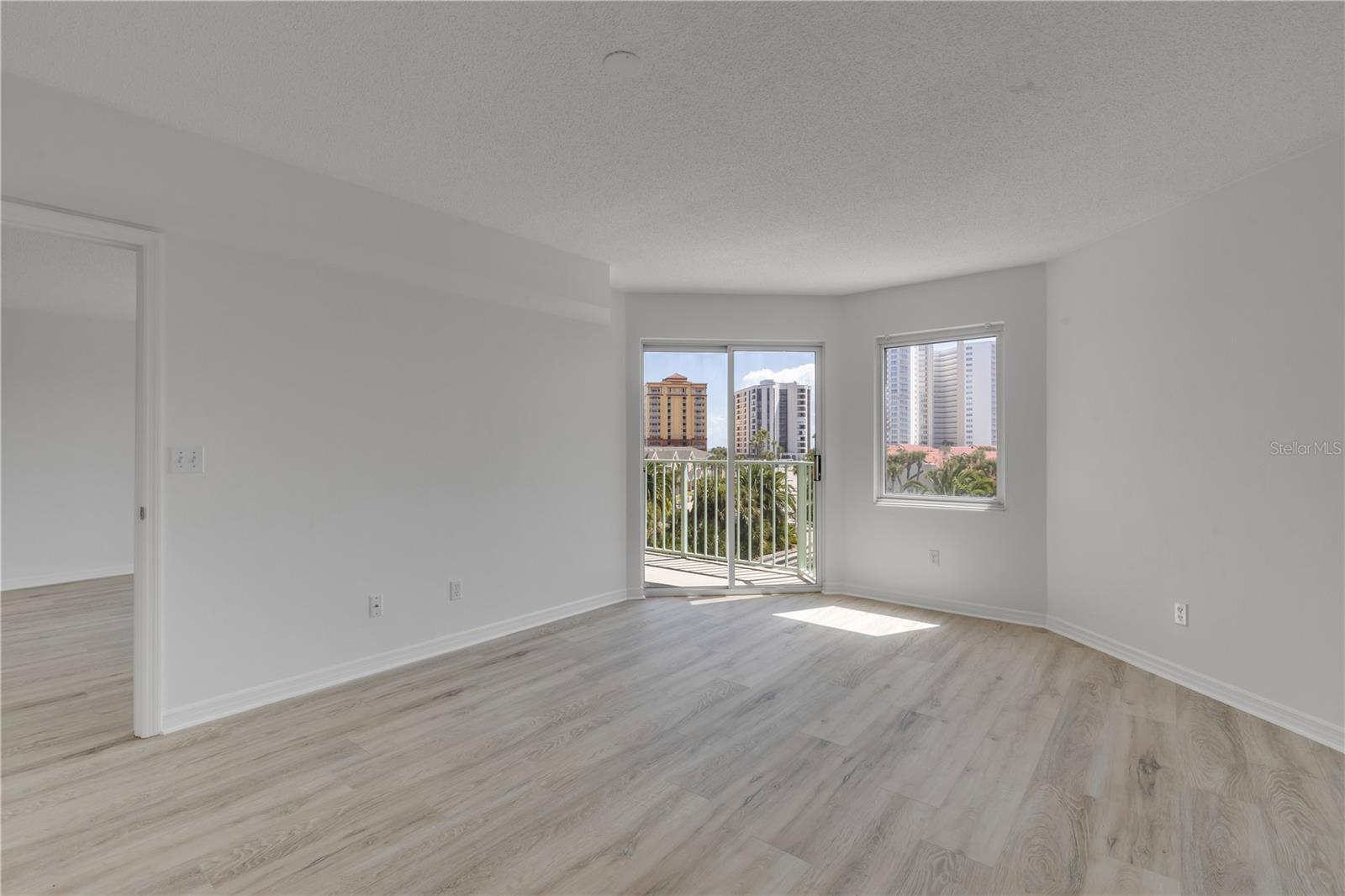 Image 31 of 64 For 4 Oceans West Boulevard 402a