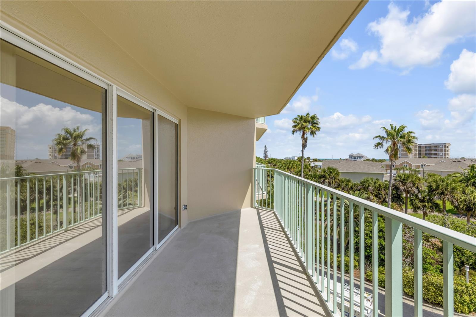 Image 44 of 64 For 4 Oceans West Boulevard 402a