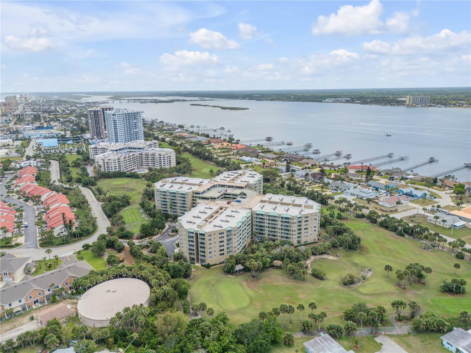 Image 49 of 64 For 4 Oceans West Boulevard 402a