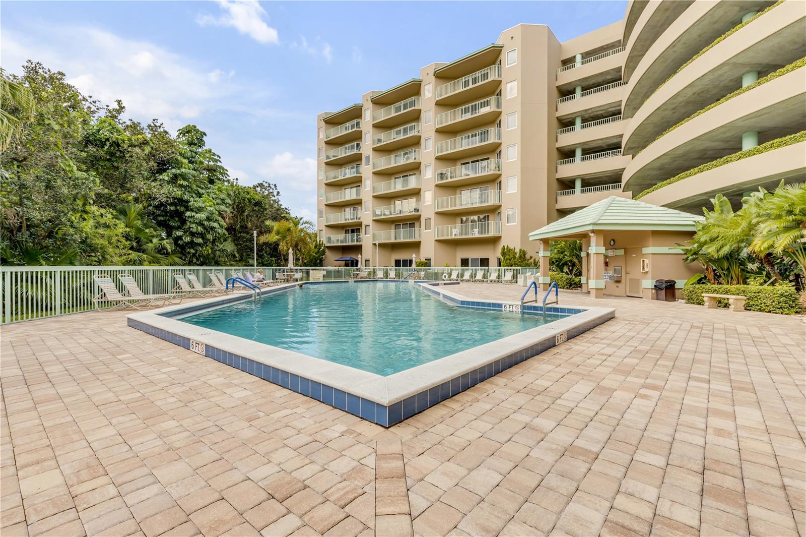 Image 53 of 64 For 4 Oceans West Boulevard 402a