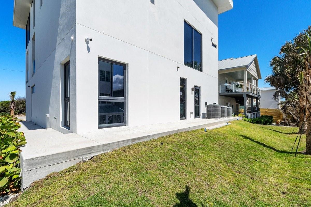 Image 28 of 95 For 6176 Atlantic Avenue