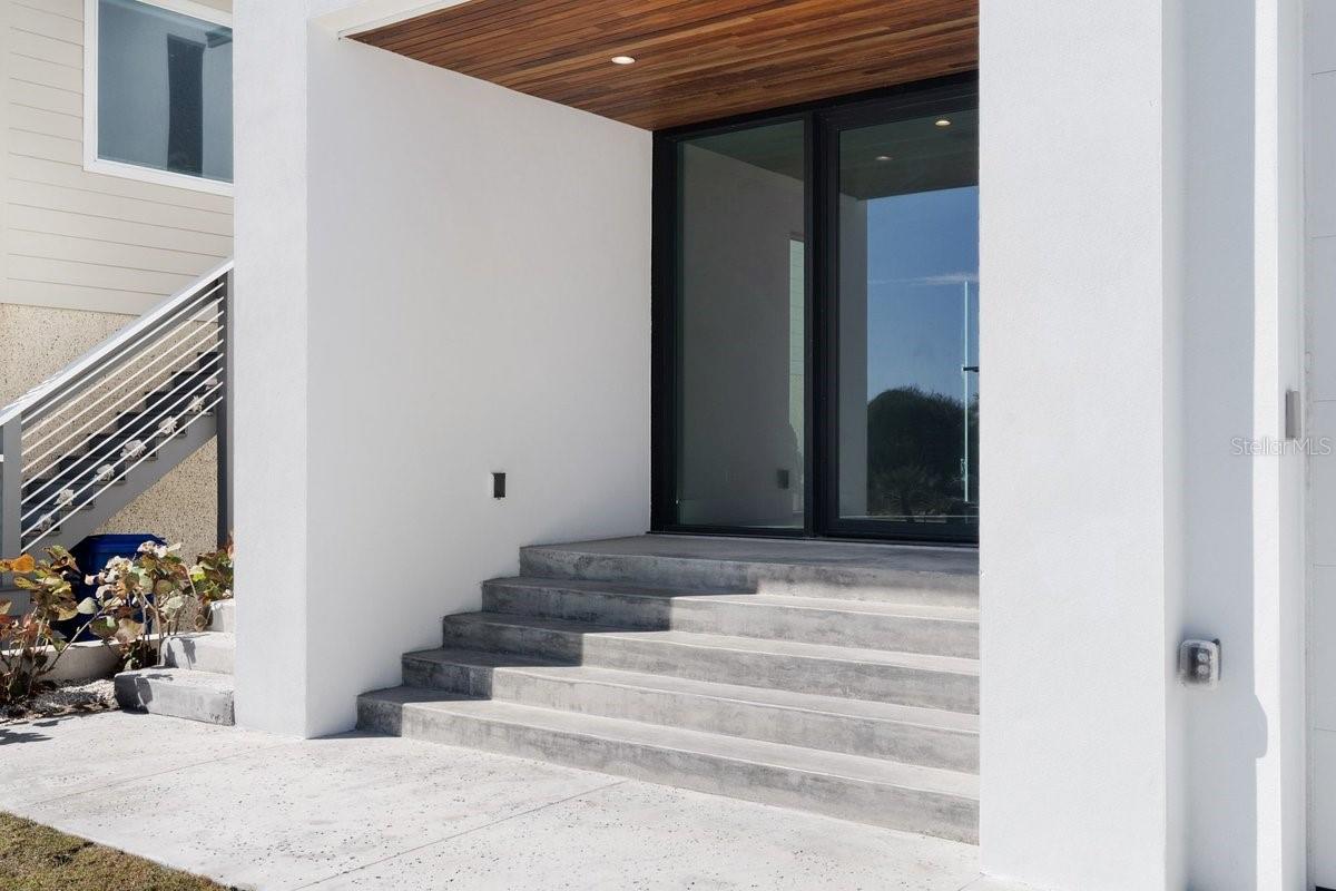 Image 31 of 95 For 6176 Atlantic Avenue