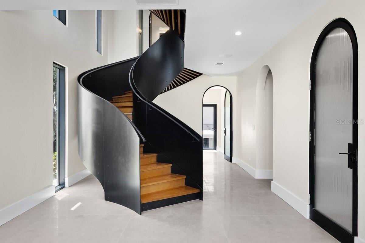 Image 32 of 95 For 6176 Atlantic Avenue