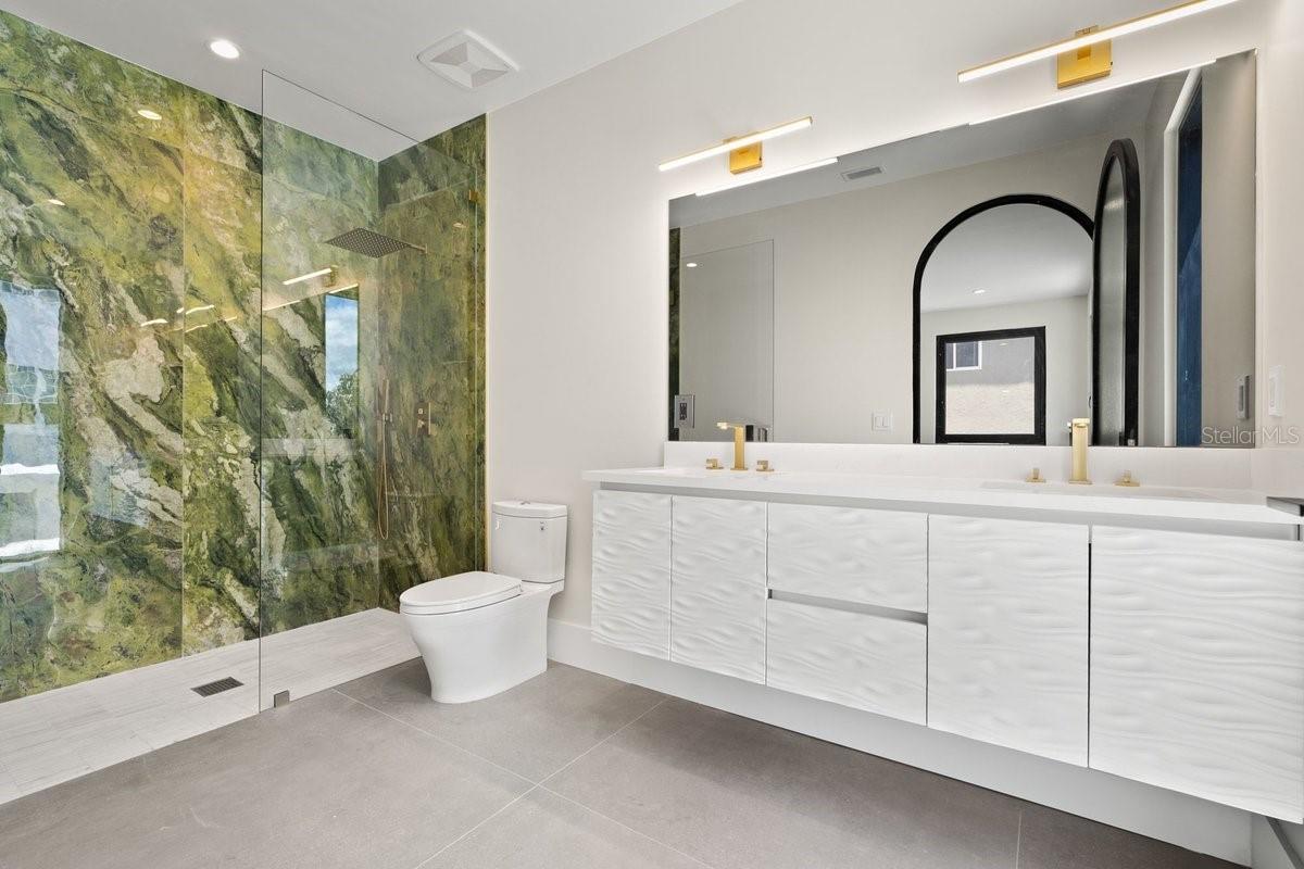 Image 38 of 95 For 6176 Atlantic Avenue