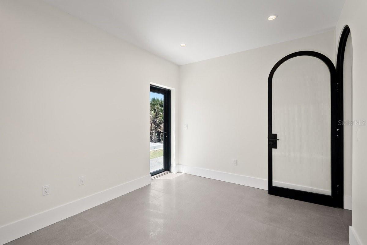 Image 39 of 95 For 6176 Atlantic Avenue