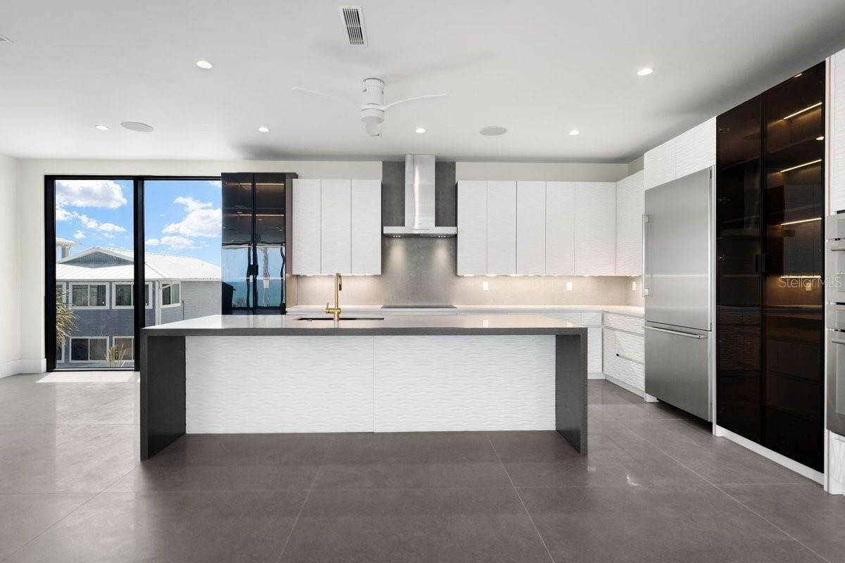 Image 45 of 95 For 6176 Atlantic Avenue