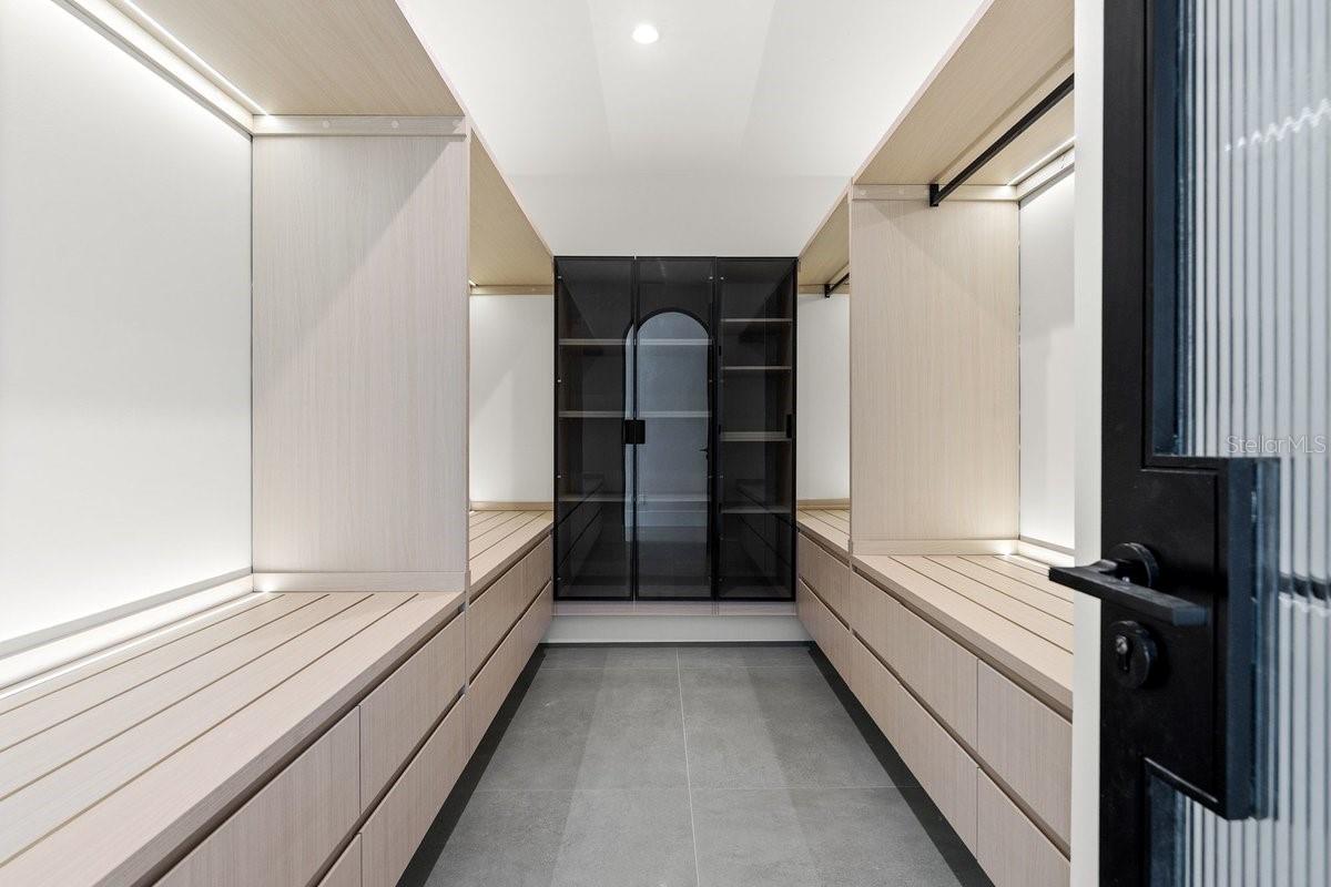 Image 81 of 95 For 6176 Atlantic Avenue