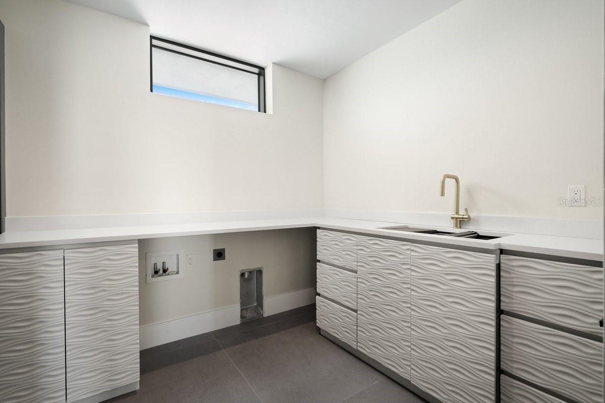 Image 92 of 95 For 6176 Atlantic Avenue