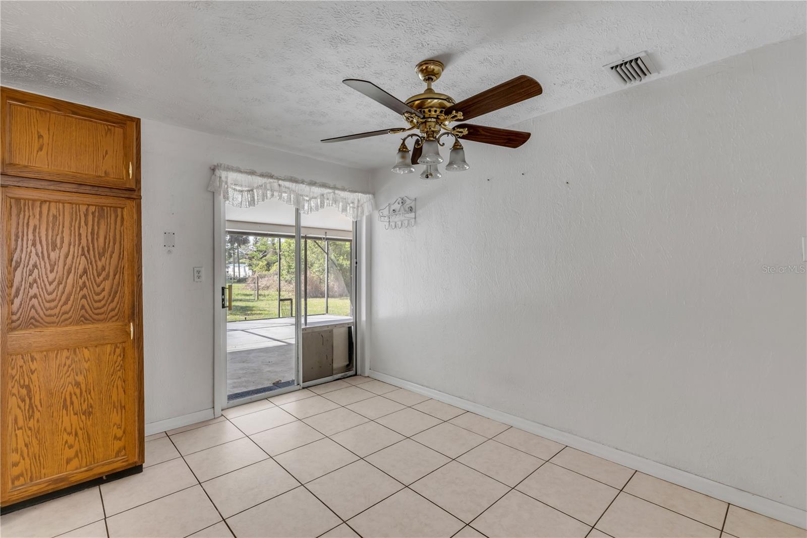 Image 10 of 32 For 114 Pine Bluff Street