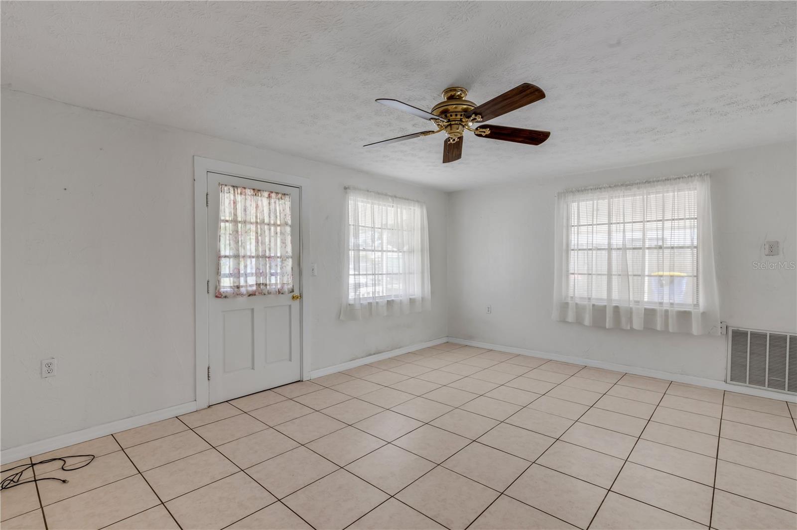 Image 8 of 32 For 114 Pine Bluff Street