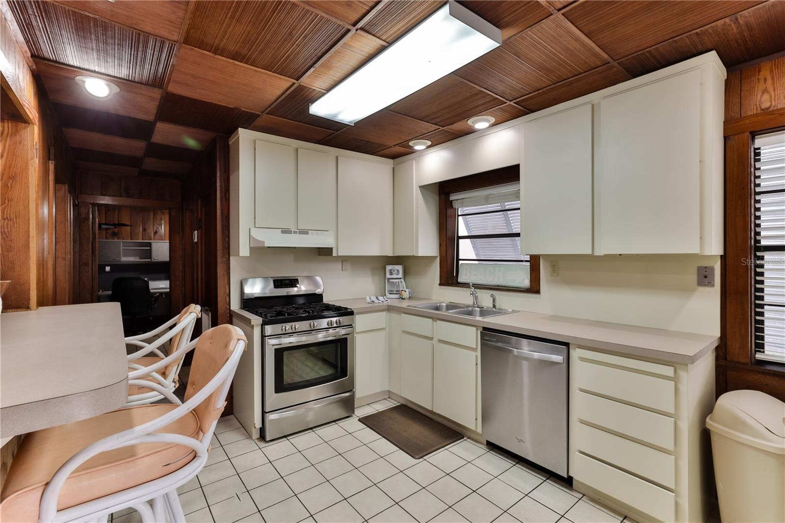 Image 14 of 44 For 314 Due East Street