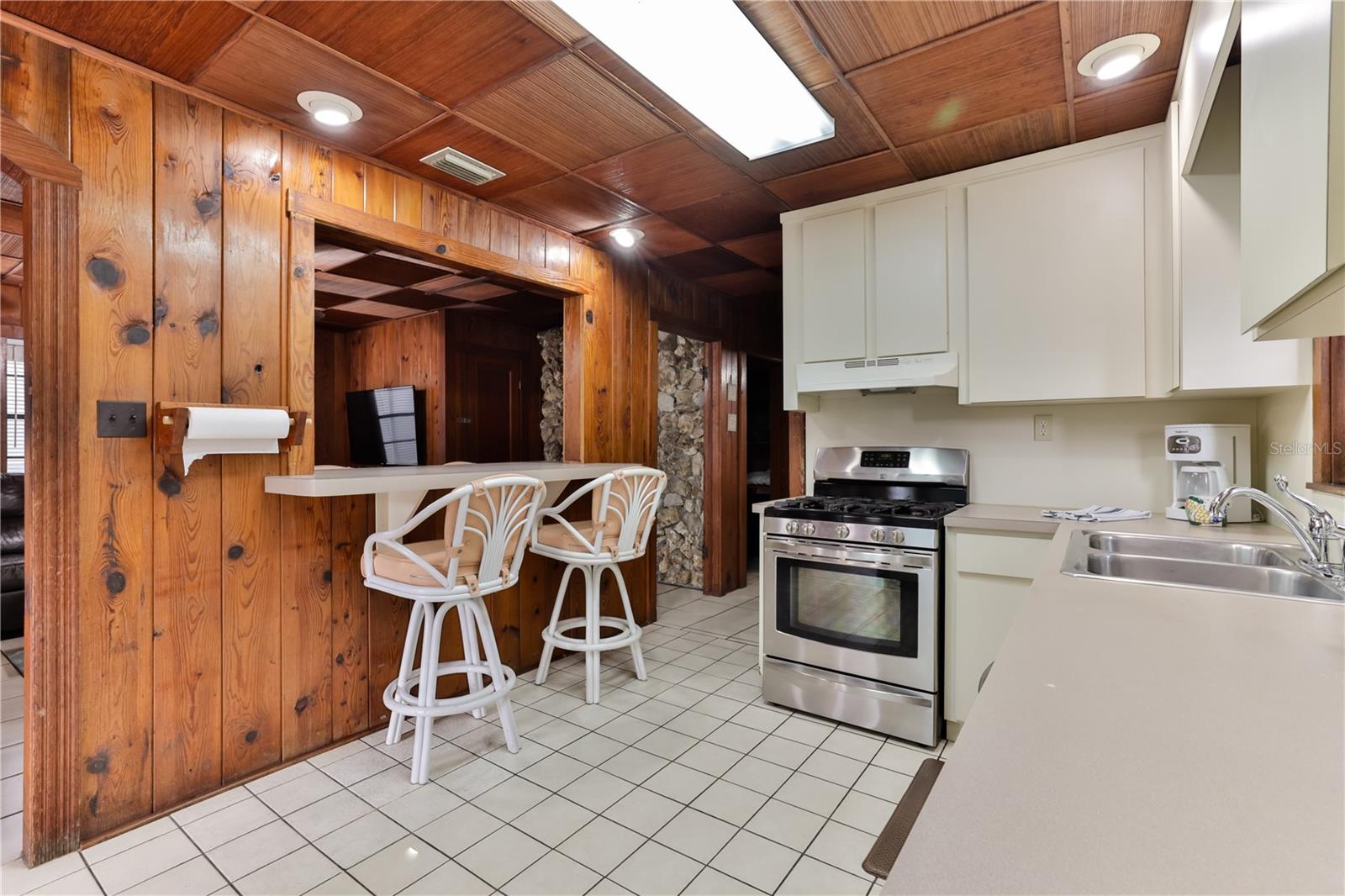 Image 15 of 44 For 314 Due East Street