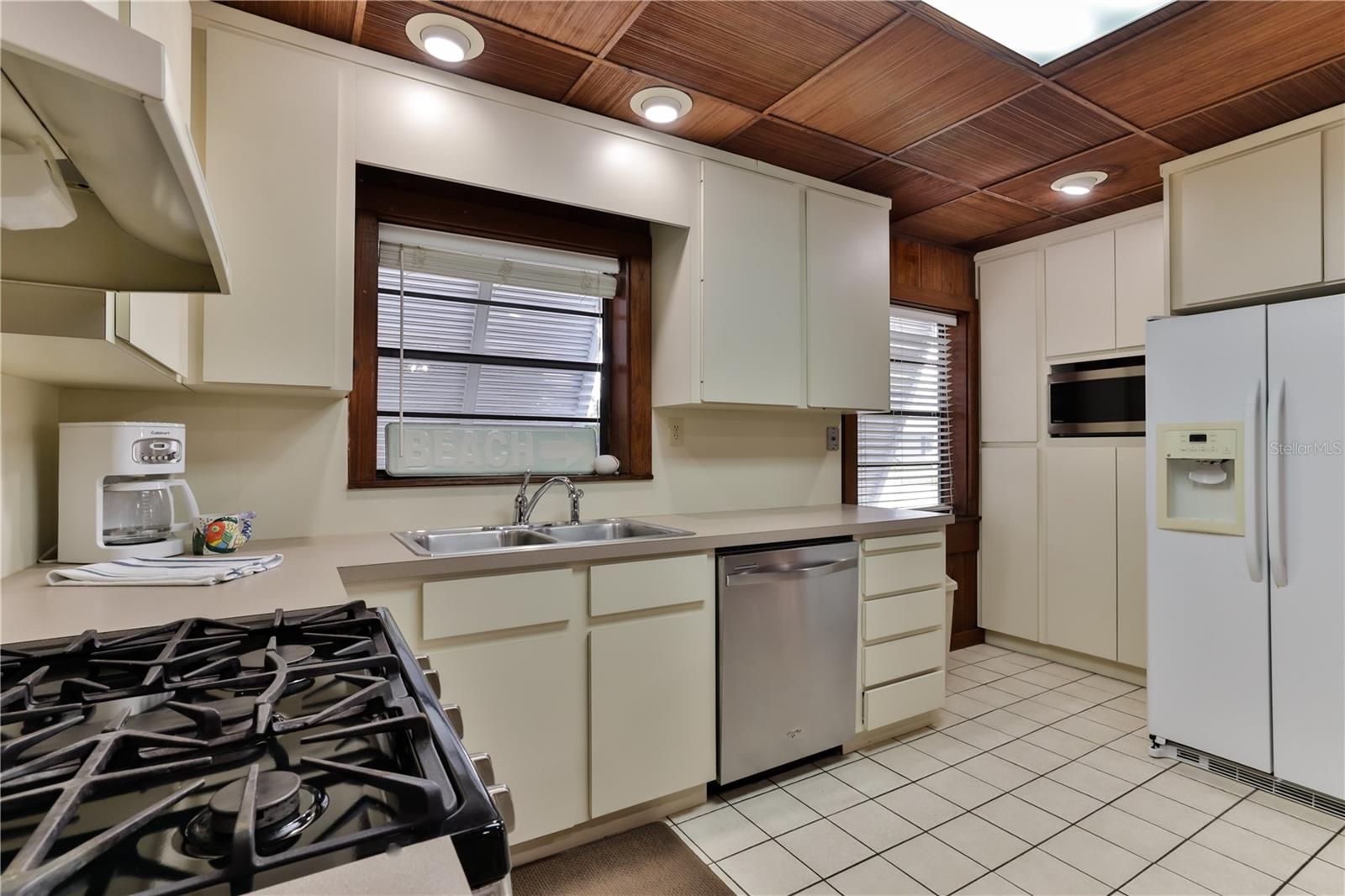 Image 17 of 44 For 314 Due East Street