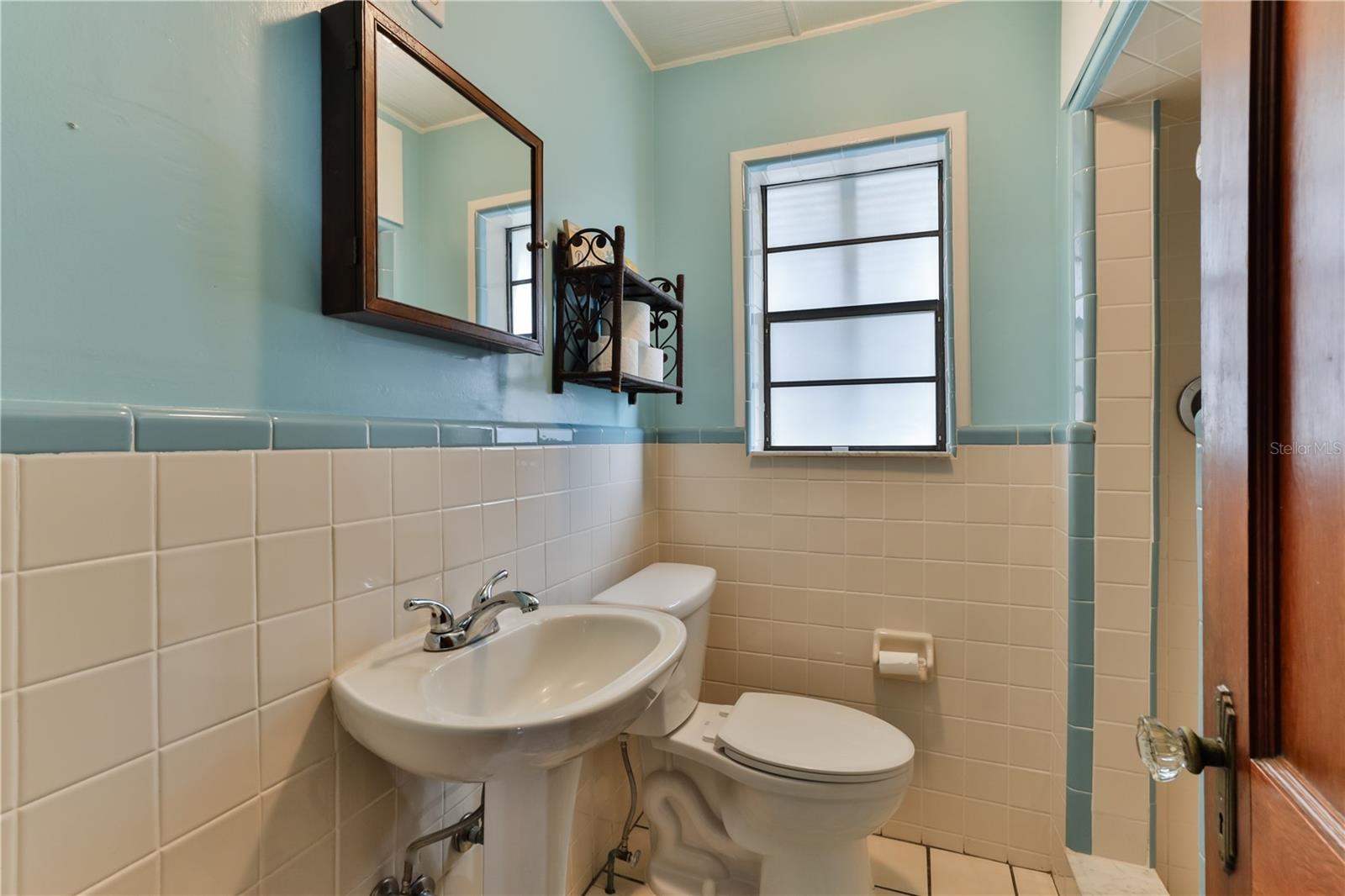 Image 22 of 44 For 314 Due East Street