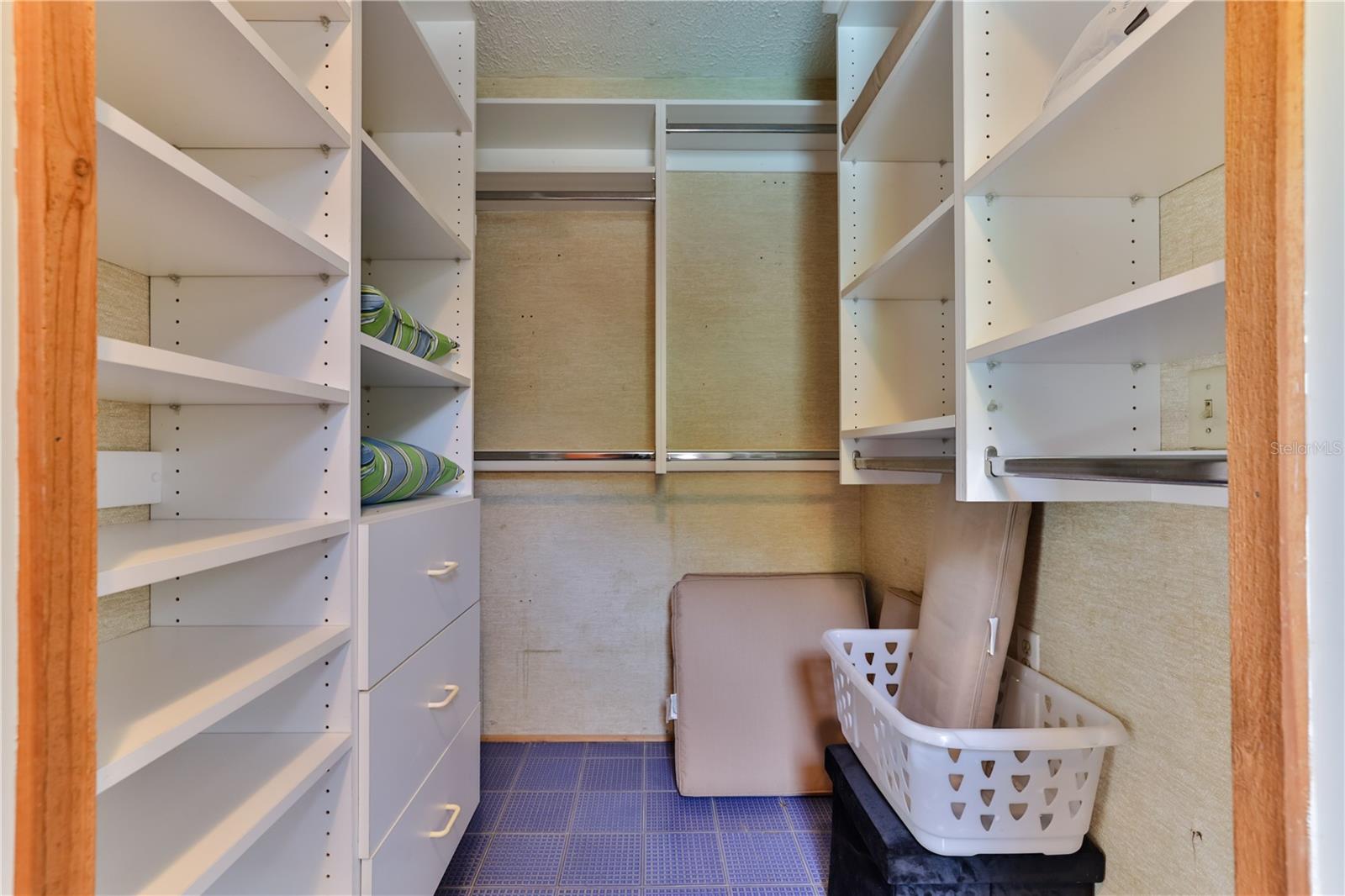 Image 29 of 44 For 314 Due East Street