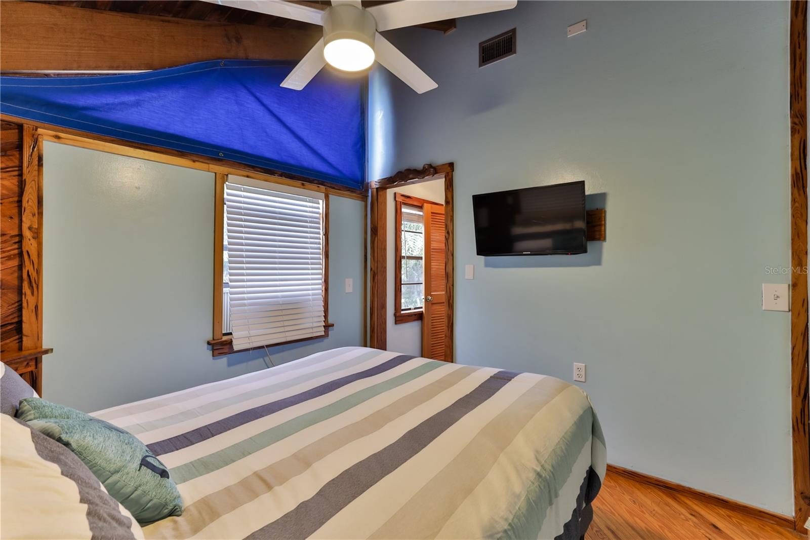 Image 31 of 44 For 314 Due East Street