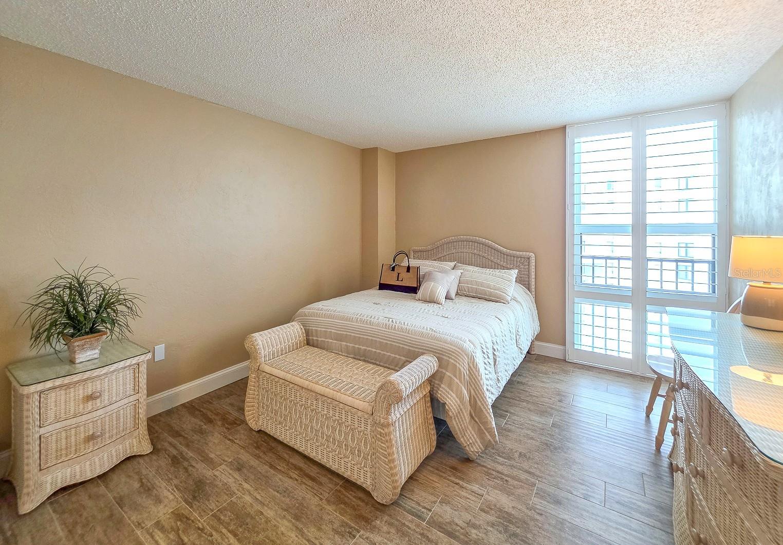 Image 16 of 43 For 3051 S. Atlantic Avenue S050